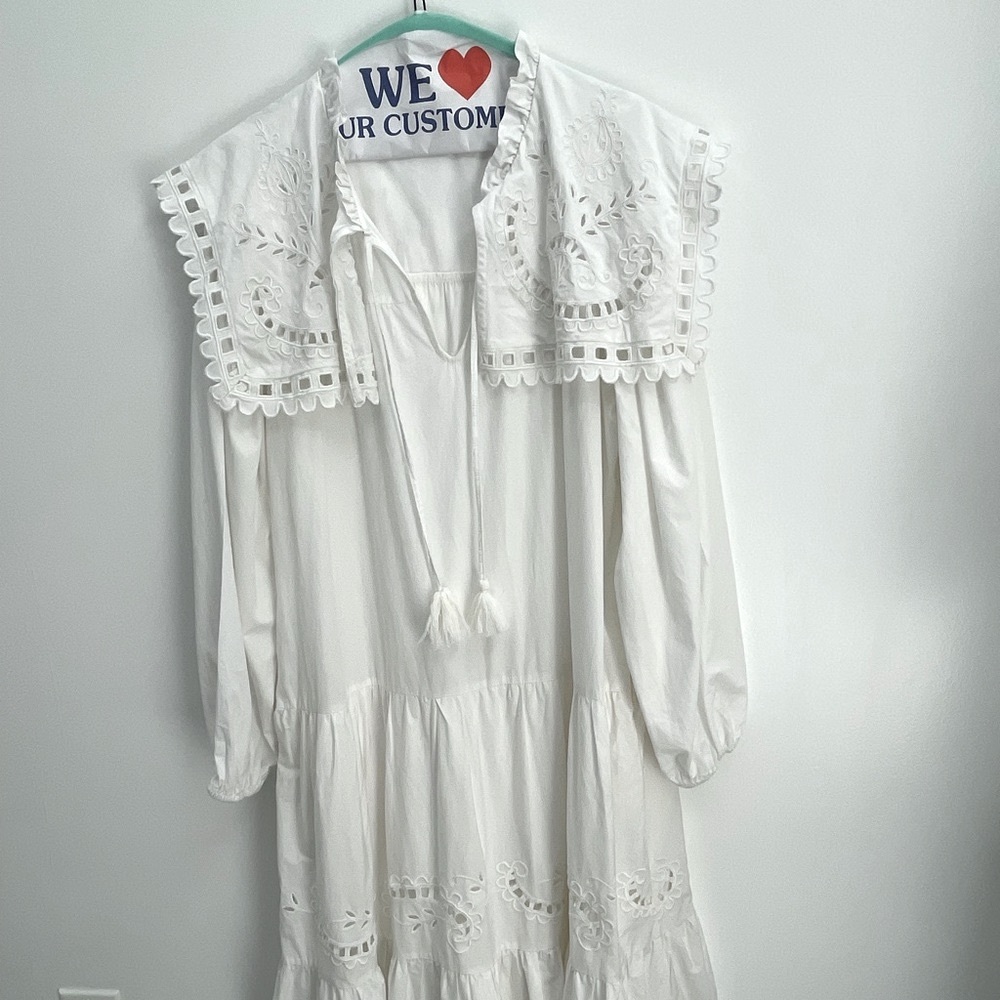 Santos Eyelet Dress, long sleeve beautiful embroidered - Picture 5 of 16